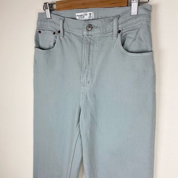 Abercrombie & Fitch 90’s Straight Ultra High-Rise Jeans - Light Gray - Picture 3 of 8